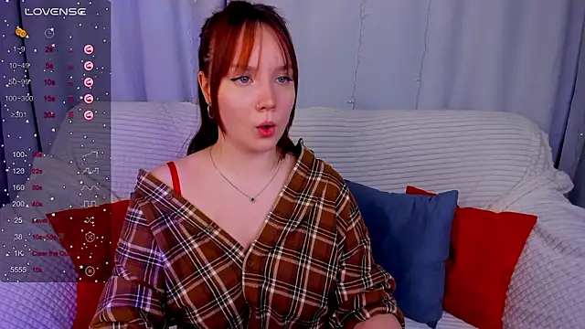 Snapshot of maya_suun chatting on February 1, 1:59 am maya suun online show from February 1, 1:59 am