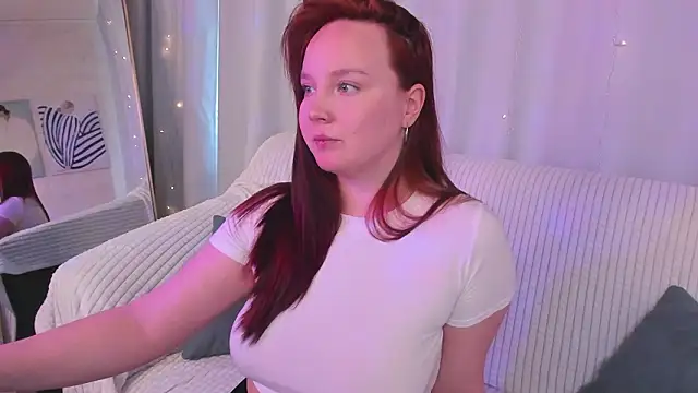 Snapshot of maya_suun chatting on February 26, 2:21 am maya suun online show from February 26, 2:21 am