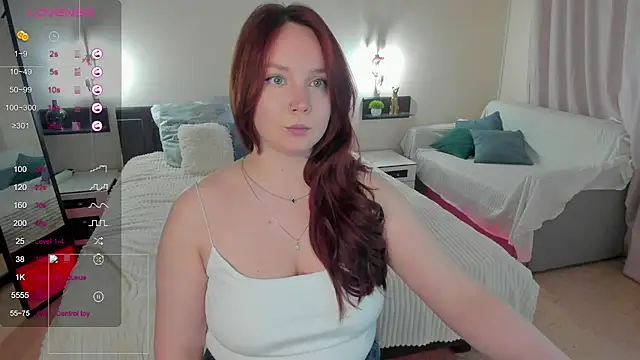 Snapshot of maya_suun chatting on June 11, 1:05 am maya suun online show from June 11, 1:05 am