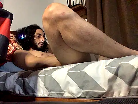 Snapshot of Nooneisthis chatting on November 28, 8:06 am Nooneisthis online show from November 28, 8:06 am