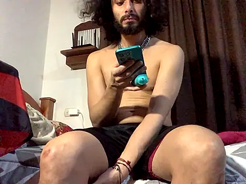 Snapshot of Nooneisthis chatting on December 14, 8:30 am Nooneisthis online show from December 14, 8:30 am