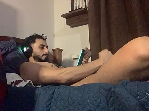 Nooneisthis online show from March 4, 7:25 am