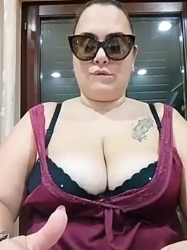 Snapshot of topina8 chatting on October 15, 7:14 pm topina8 online show from October 15, 7:14 pm