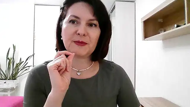 Victoria Glam online show from October 31, 4:52 pm