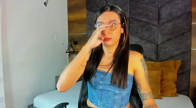 LauraaGomezz   online show from February 19, 7:27 pm