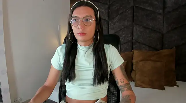 LauraaGomezz   online show from February 21, 7:32 pm