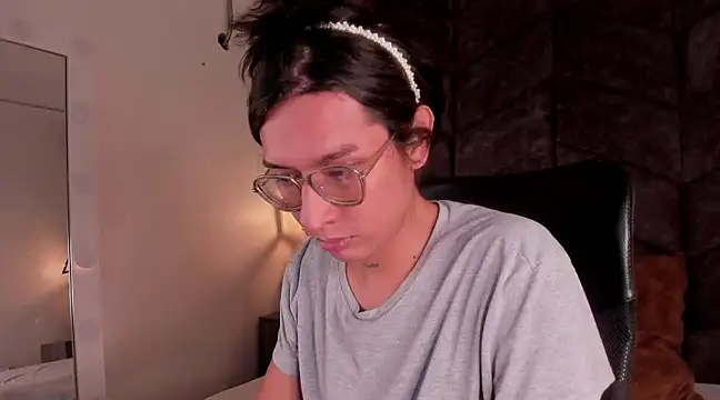 LauraaGomezz   online show from February 24, 11:09 pm