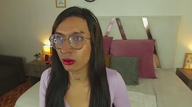 LauraaGomezz   online show from February 26, 1:32 am