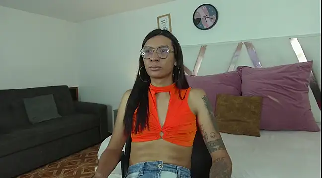LauraaGomezz   online show from March 1, 7:26 pm