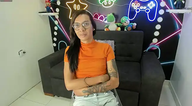 LauraaGomezz   online show from March 4, 7:32 pm