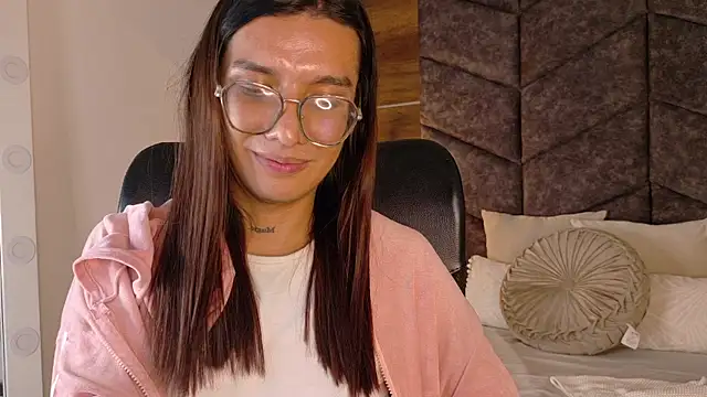 LauraaGomezz   online show from September 16, 11:39 pm