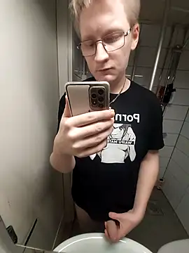 Snapshot of Arttuforyounakedboy chatting on February 5, 2:49 am Arttuforyounakedboy online show from February 5, 2:49 am