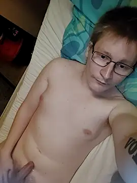 Snapshot of Arttuforyounakedboy chatting on March 1, 4:36 am Arttuforyounakedboy online show from March 1, 4:36 am