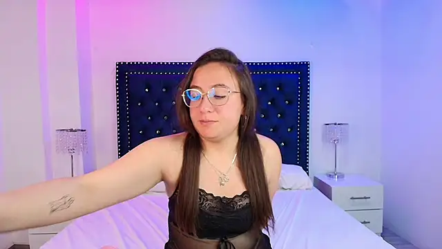 Lilyy evans online show from February 21, 10:07 am