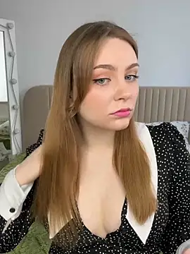 MiaM00N online show from February 25, 7:20 am