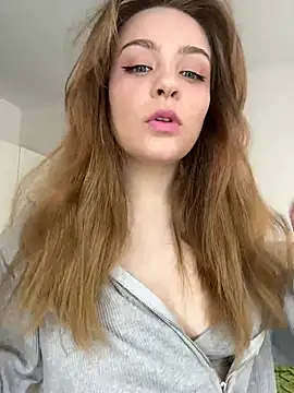 MiaM00N online show from March 11, 7:15 am