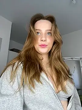 MiaM00N online show from March 11, 11:01 am