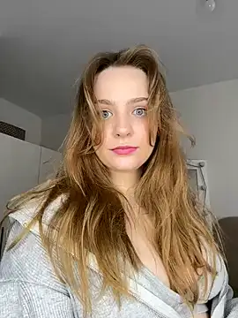 MiaM00N online show from March 21, 7:22 am