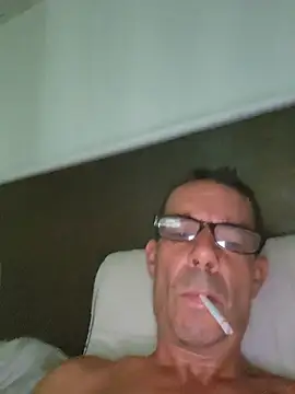 Snapshot of Kenhornu chatting on July 16, 1:39 pm Kenhornu online show from July 16, 1:39 pm