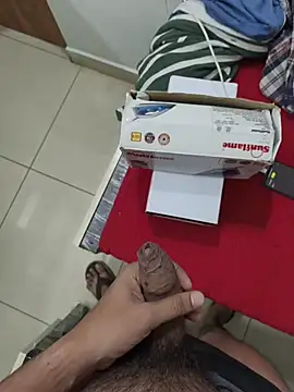 Snapshot of randit7 chatting on November 14, 1:43 pm randit7 online show from November 14, 1:43 pm