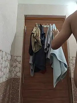 Snapshot of randit7 chatting on November 17, 3:45 am randit7 online show from November 17, 3:45 am