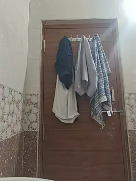 Snapshot of randit7 chatting on November 23, 4:56 am randit7 online show from November 23, 4:56 am