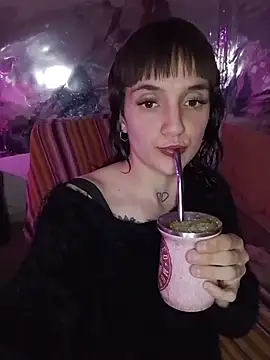 parejarica420 online show from August 8, 3:36 pm