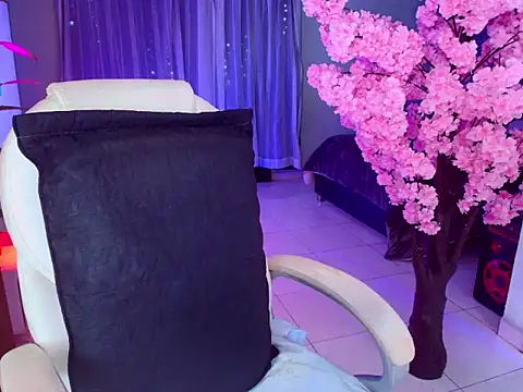 latexgoddes online show from February 15, 3:14 am