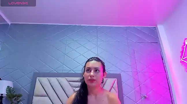 VioletRousse  online show from February 18, 3:32 pm