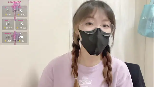 Snapshot of Chu1314 chatting on March 22, 6:47 pm Chu1314 online show from March 22, 6:47 pm