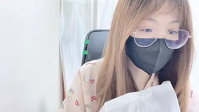 Snapshot of Chu1314 chatting on October 18, 3:35 pm Chu1314 online show from October 18, 3:35 pm