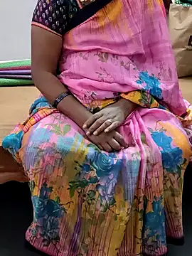 Snapshot of laxmitelugu78 chatting on January 28, 10:45 am laxmitelugu78 online show from January 28, 10:45 am