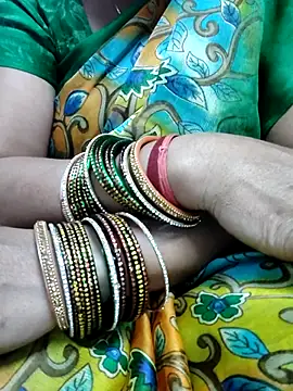 Snapshot of laxmitelugu78 chatting on March 9, 10:30 am laxmitelugu78 online show from March 9, 10:30 am