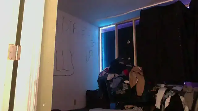 sexyhotstud12 online show from February 22, 12:40 pm