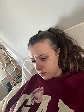 bunnythetailor online show from February 19, 8:21 am