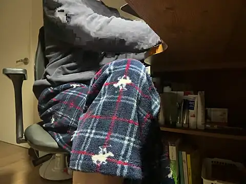 Snapshot of Phil_6677 chatting on February 1, 2:37 pm Phil 6677 online show from February 1, 2:37 pm