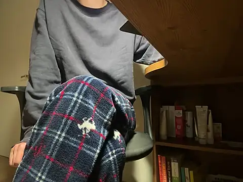 Snapshot of Phil_6677 chatting on February 8, 3:48 pm Phil 6677 online show from February 8, 3:48 pm