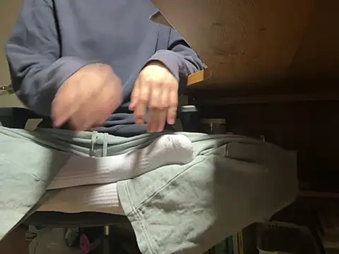 Snapshot of Phil_6677 chatting on February 27, 3:12 pm Phil 6677 online show from February 27, 3:12 pm