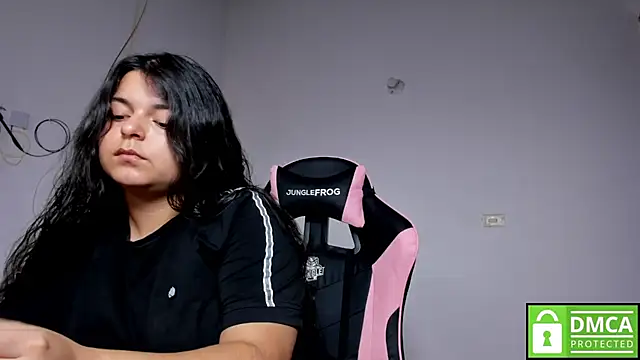 Little Shaara online show from November 25, 8:42 pm