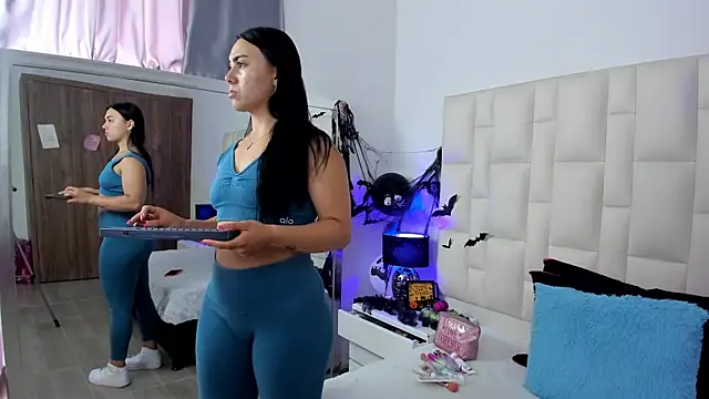 Ariana rouse online show from October 14, 4:41 pm