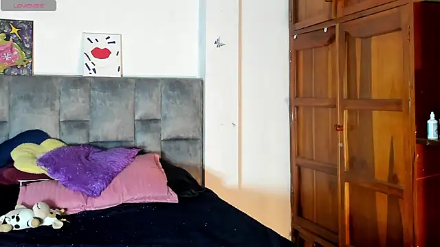 Isangel  online show from October 31, 2:23 am