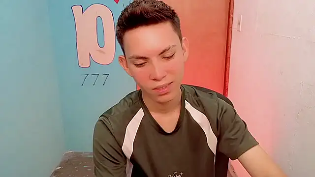 Alexxx lov online show from April 28, 1:05 pm