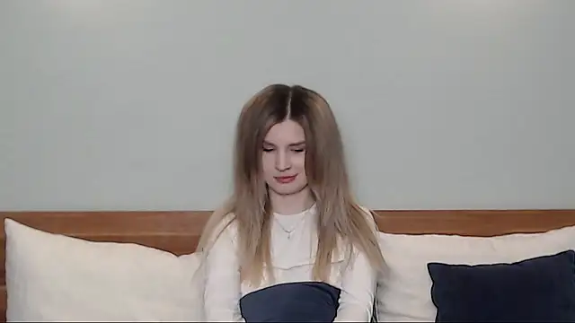 Snapshot of Chloe_Addison chatting on February 12, 5:16 pm Chloe Addison online show from February 12, 5:16 pm