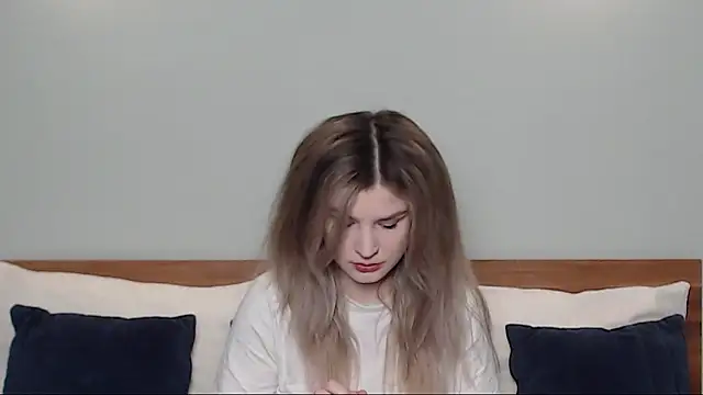 Snapshot of Chloe_Addison chatting on February 16, 6:10 pm Chloe Addison online show from February 16, 6:10 pm