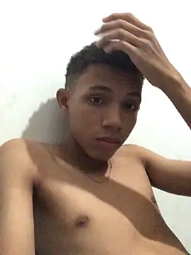 Alvarozzxv online show from January 25, 5:51 am