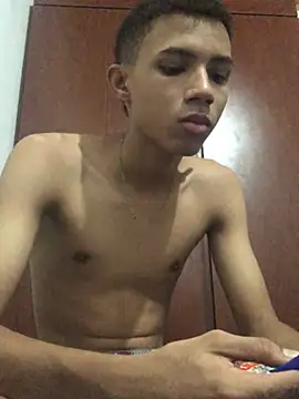 Alvarozzxv online show from January 29, 4:26 am