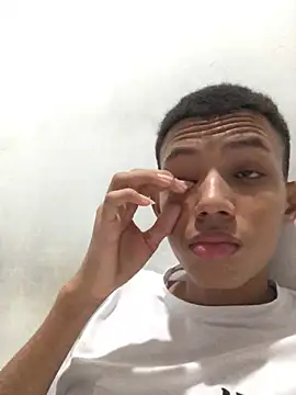 Alvarozzxv online show from February 1, 6:21 am