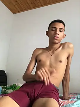 Alvarozzxv online show from February 11, 9:25 pm