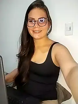 Snapshot of Vale_Saenzz chatting on January 27, 12:01 am Vale Saenzz online show from January 27, 12:01 am