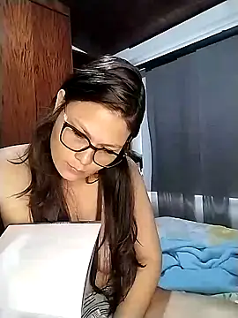 Snapshot of Vale_Saenzz chatting on January 29, 1:07 pm Vale Saenzz online show from January 29, 1:07 pm